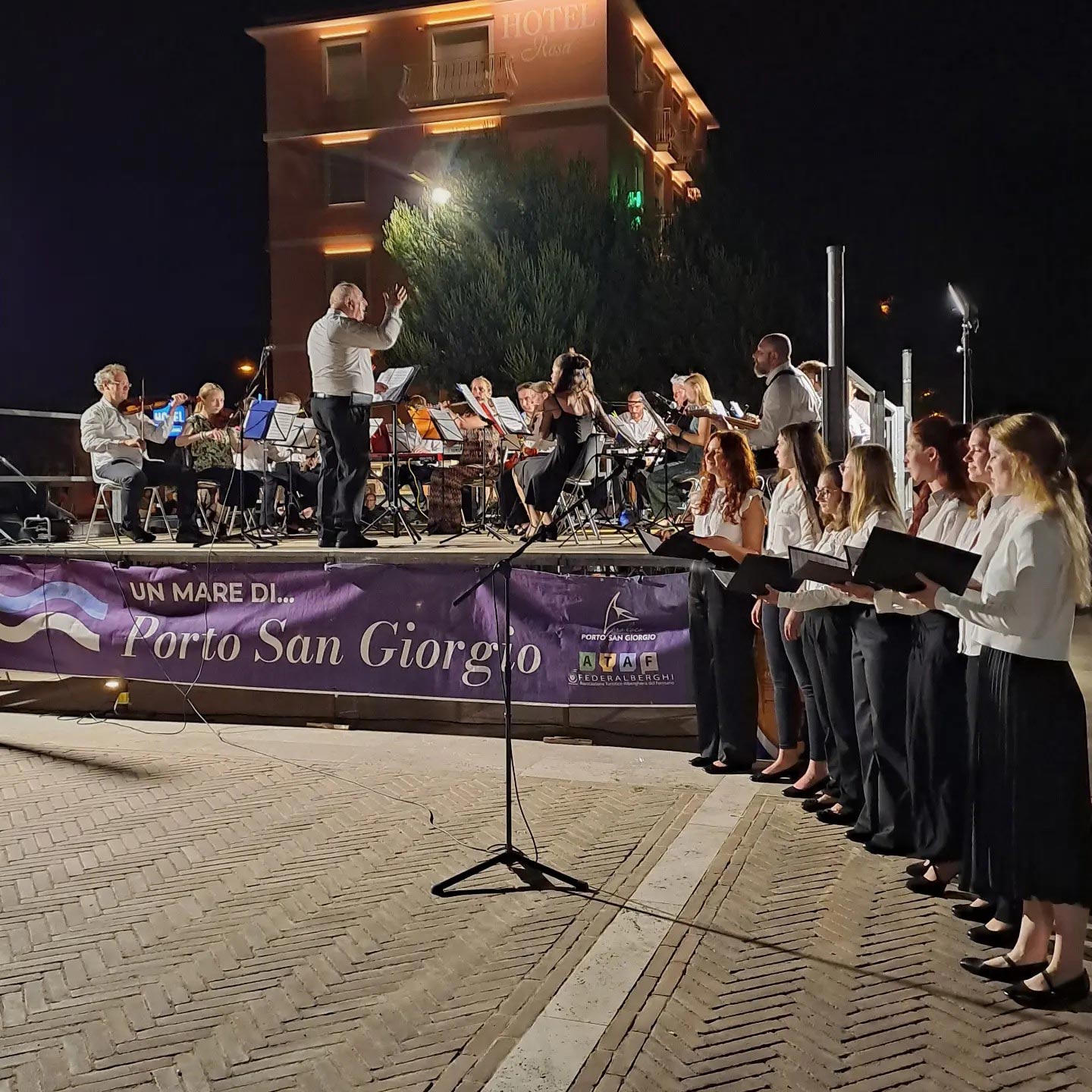 Grand Gala Band